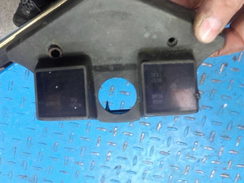 Voyants tableau de bord entourage contour de neiman Kawasaki 550 GPZ zx550a — photo 3/3