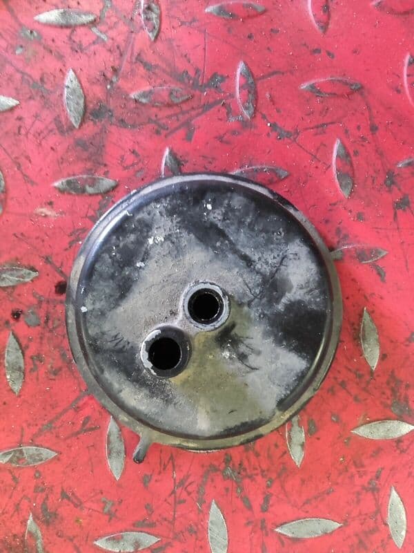 Couvercle de ventilation moteur Kawasaki 550 Zephyr ZR550B — photo 1/2