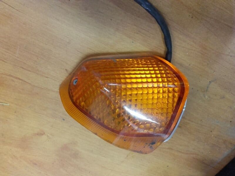 Clignotant arrière gauche Kawasaki 600 ZZR zx600e — photo 1/2
