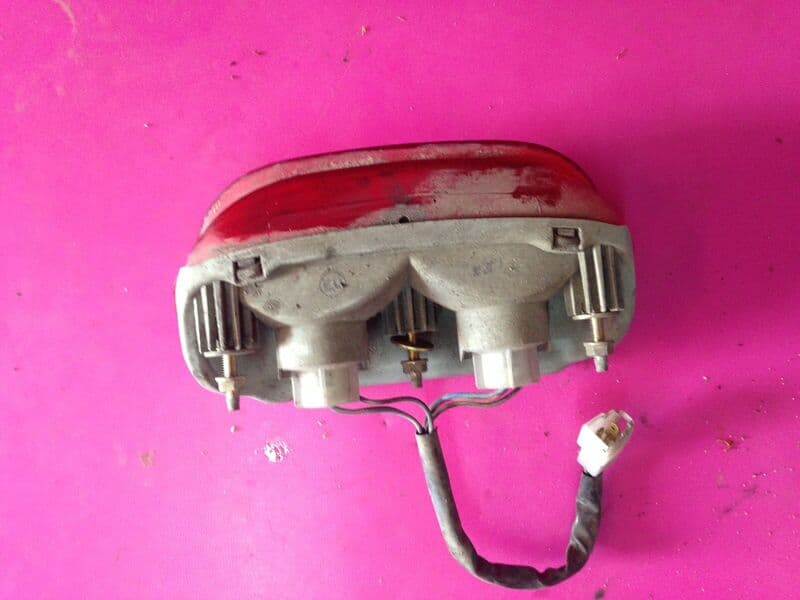 Feu arrière Kawasaki 600 ZZR — photo 3/4