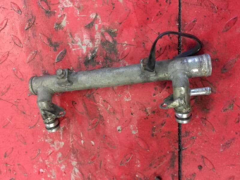 Tube d’eau Kawasaki 600 ZZR zx600e — photo 1/1