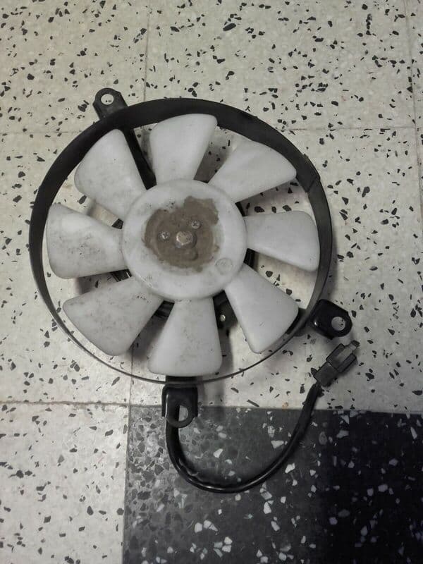 Ventilateur Kawasaki 600 ZZR zx600e — photo 1/2