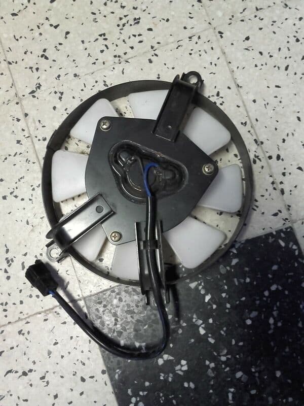 Ventilateur Kawasaki 600 ZZR zx600e — photo 2/2