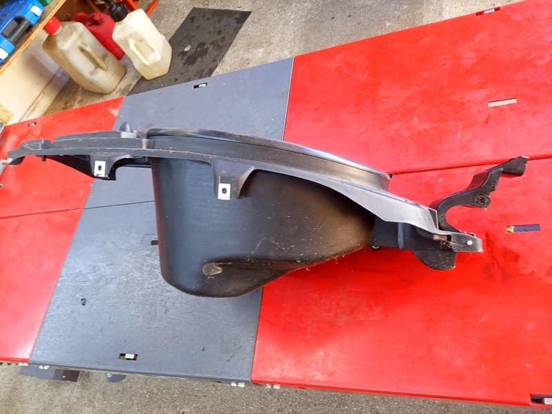 Carénage coffre Aprilia sr 50 street — photo 3/3