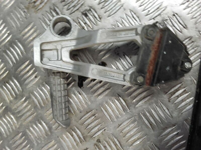 Platine cale pied arrière droit Kawasaki 1000 ZX10 Tomcat zxt00b — photo 2/2