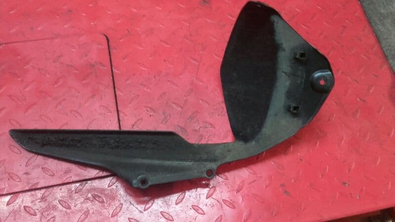 Protège chaine Kawasaki 650 ER6 09-11 — photo 2/2