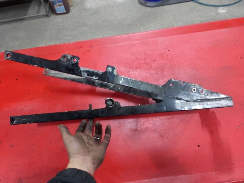 Boucle arrière de cadre Kawasaki GPX 750 R zx750f — photo 2/3