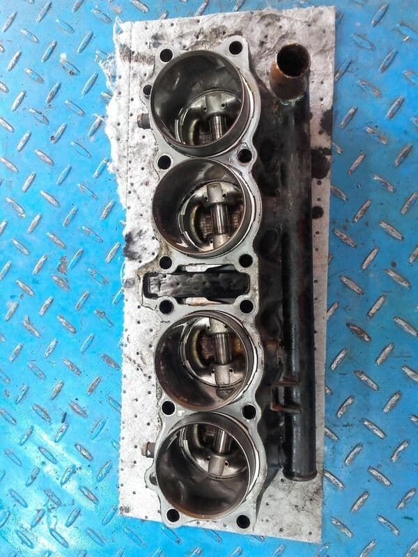 Cylindres pistons Kawasaki GPX 750 R zx750f — photo 2/2