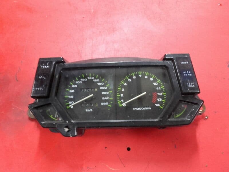 Tableau de bord Kawasaki GPX 750 R zx750f — photo 1/3