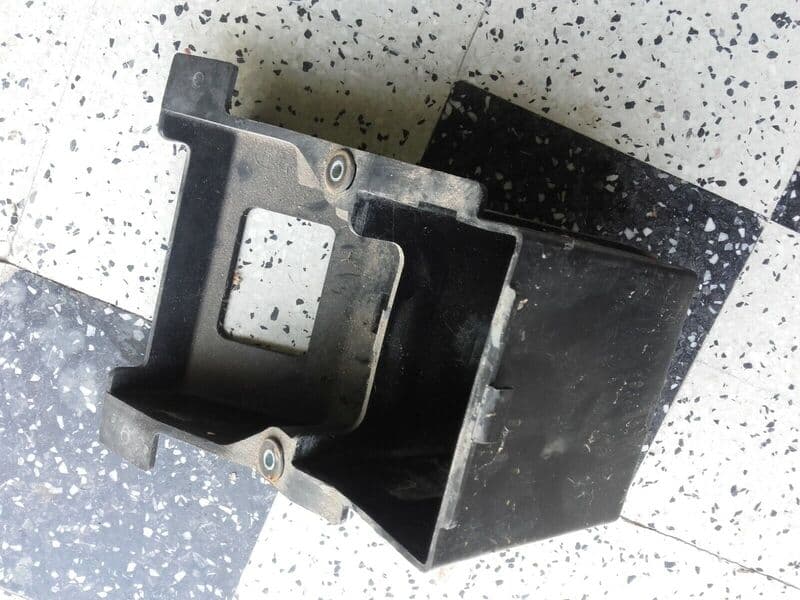 Bac à batterie Kawasaki GPZ 1000 RX ZXT00A — photo 1/3