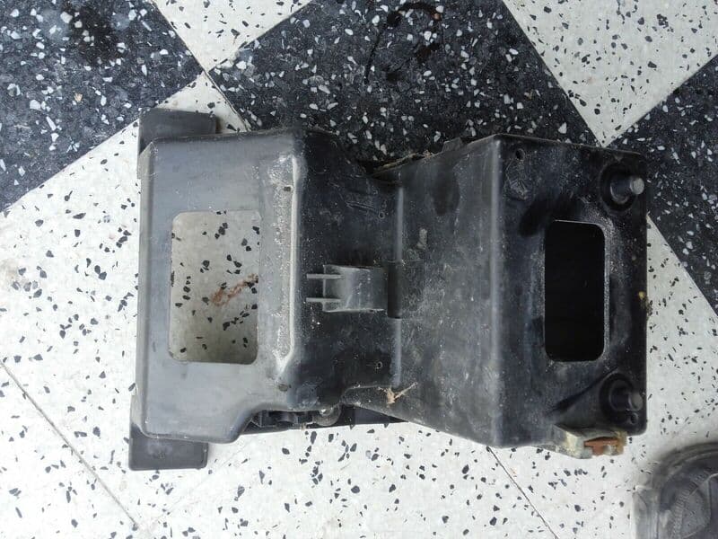 Bac à batterie Kawasaki GPZ 1000 RX ZXT00A — photo 3/3
