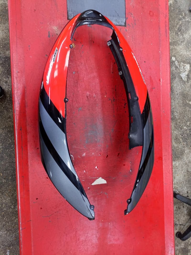 Coque arrière carénage aprilia sr 50 — photo 1/3
