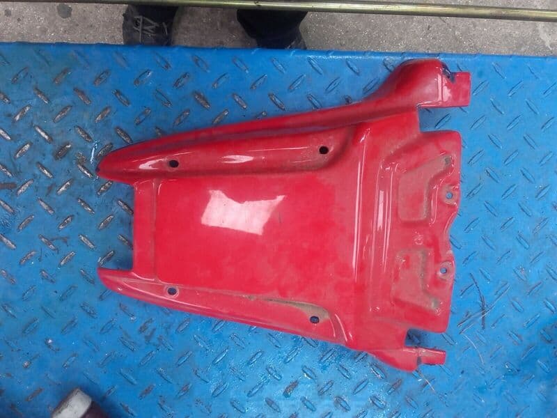 Carenage garde boue arrière Aprilia 125 Pegaso GQ — photo 1/2