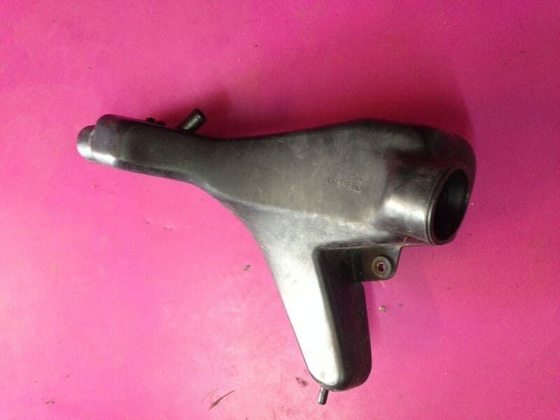 Conduit manchon d’air droit Kawasaki 600 ZZR — photo 1/2
