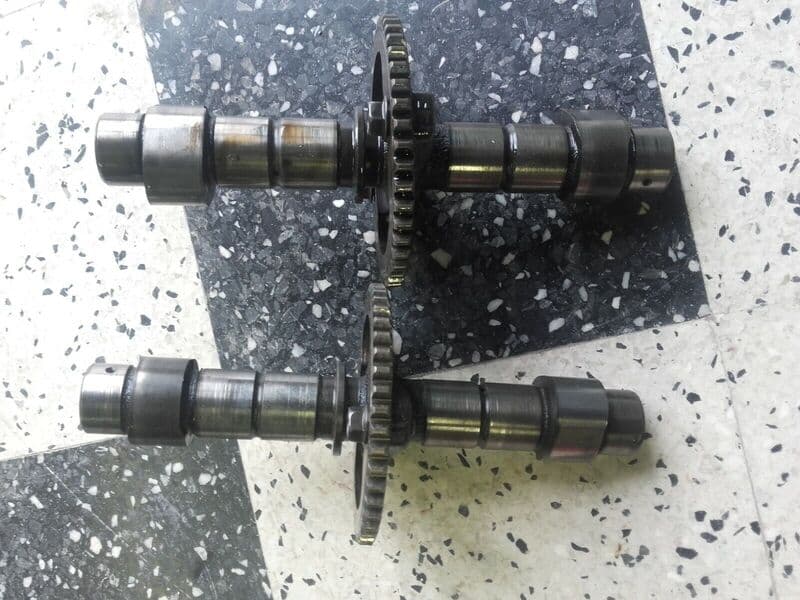 Arbres à cames Honda 750 VF S Sabre rc07 — photo 1/1