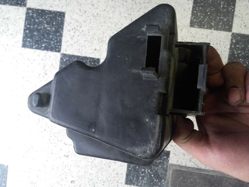 Boîte à outils Honda 750 VF S Sabre rc07 — photo 3/3