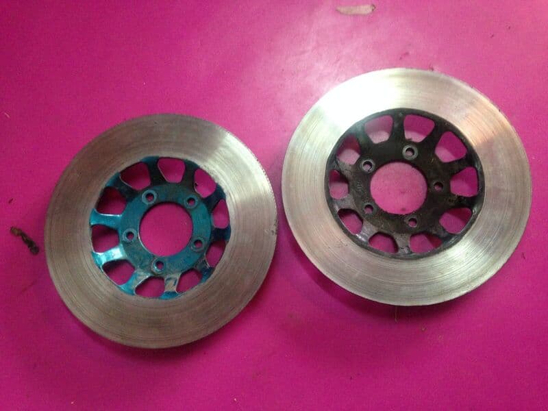 Disques de frein avant Honda 400 CB N — photo 1/1