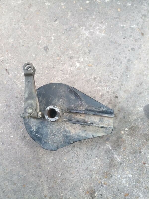 Flasque de frein arrière Honda 350 XLR nd03 — photo 1/2
