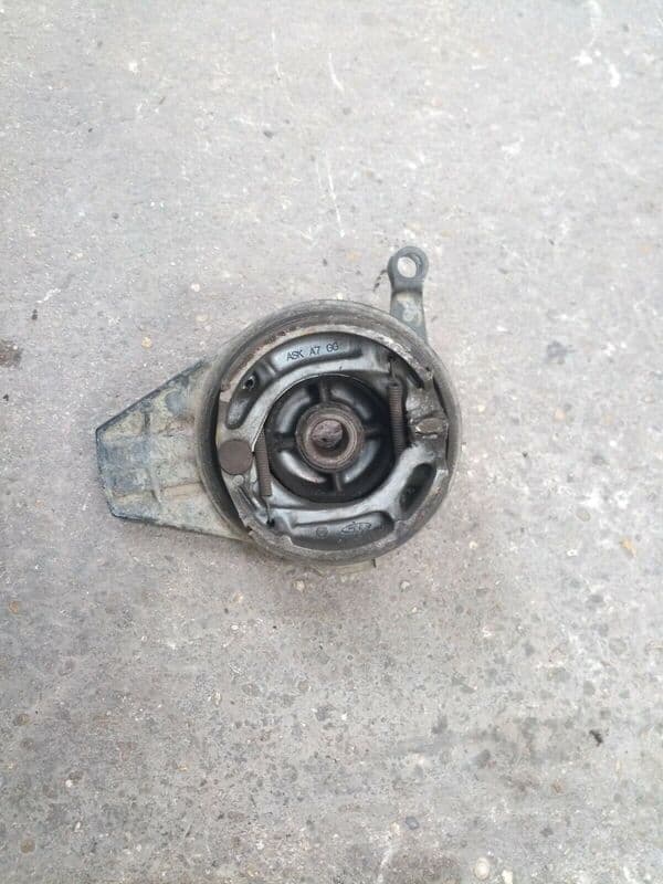 Flasque de frein arrière Honda 350 XLR nd03 — photo 2/2