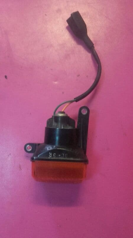 Clignotant avant gauche Honda CBR F 600 pc19 — photo 1/2