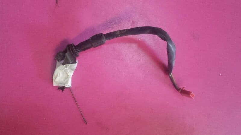 Contacteur de frein arrière feu stop Honda CBR F 600 pc19 — photo 1/1
