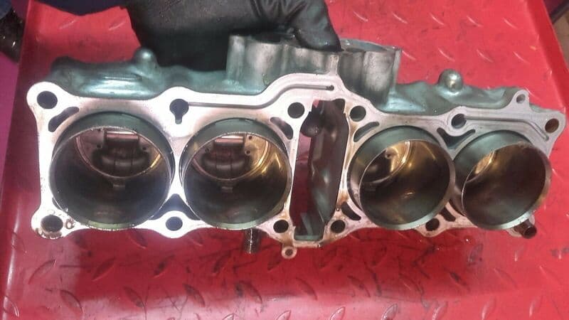Cylindres pistons Honda CBR F 600 pc19 — photo 2/2