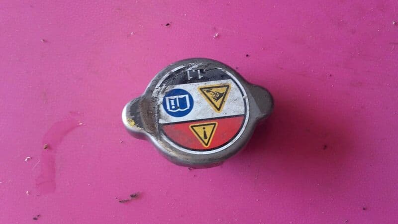 Bouchon de radiateur Honda 125 PCX MLHJF28A — photo 1/1