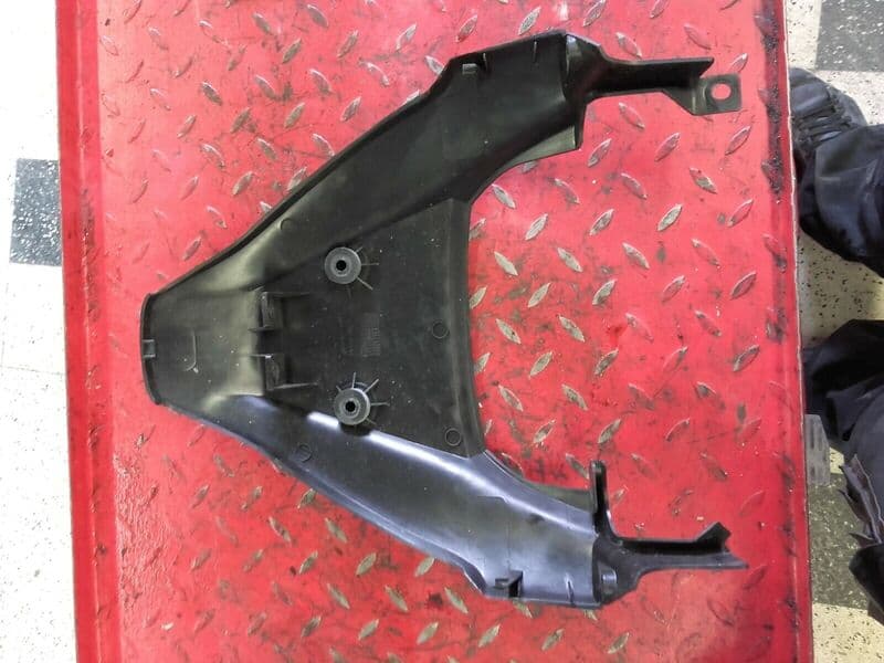 Carénage arrière Honda 125 XL Varadero JC32 — photo 1/2