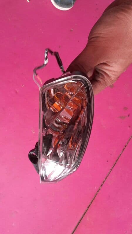 Clignotant arriere gauche Honda 125 PCX MLHJF28A — photo 1/2