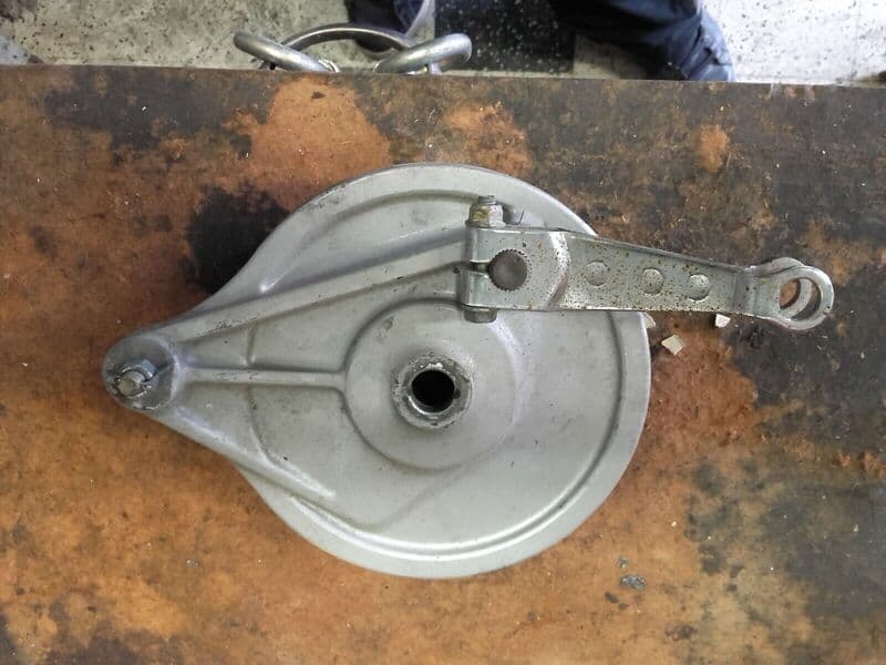Flasque de frein arriere garniture tambour Honda 125 VT Shadow jc29 — photo 2/2