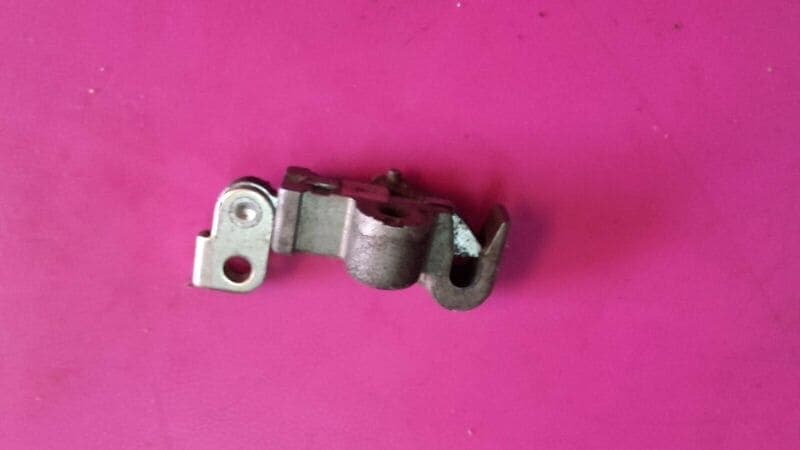Mecanisme d’ouverture de selle Honda 125 XL Varadero JC32 — photo 3/3