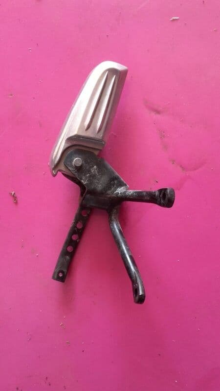 Platine de cale pied arriere droit Honda 125 PCX MLHJF28A — photo 2/2