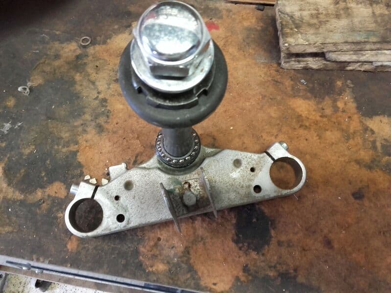 Té de fourche inferieur avec colonne de direction Honda 125 VT Shadow jc29 — photo 2/2