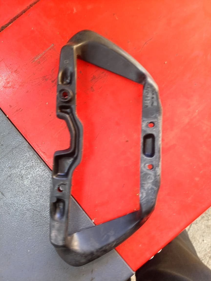 Poignée arrière passager Aprilia sr 50 street 1 — photo 1/2