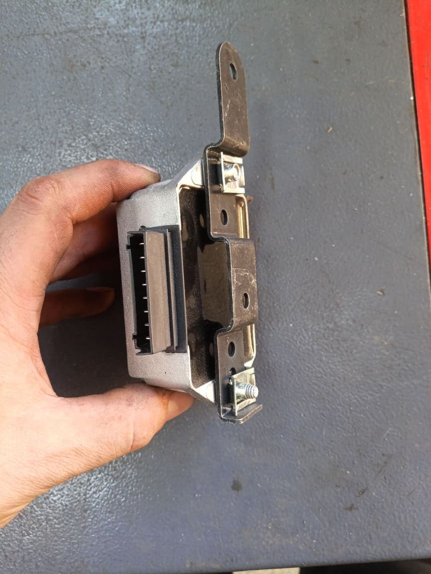Régulateur de tension Aprilia sr 50 street — photo 3/3