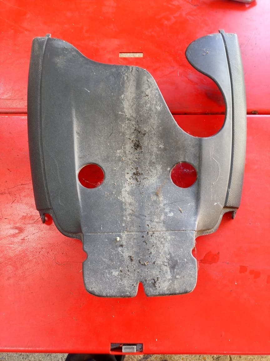 Sabot bas de carénage Aprilia sr 50 street — photo 1/2