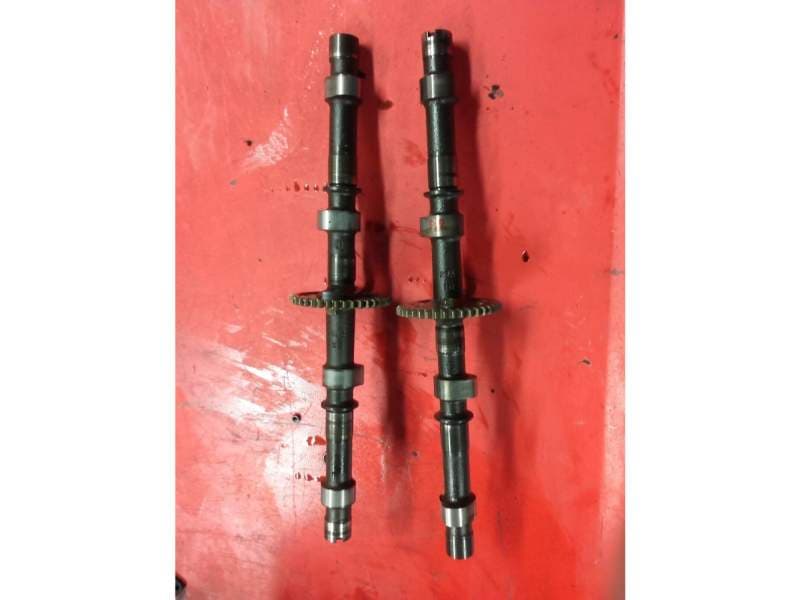 Arbres à cames Suzuki 600 GSXF aj111 — photo 1/1