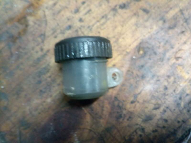 Bocal de liquide de frein arriere Suzuki 50 RMX sa12b — photo 1/1
