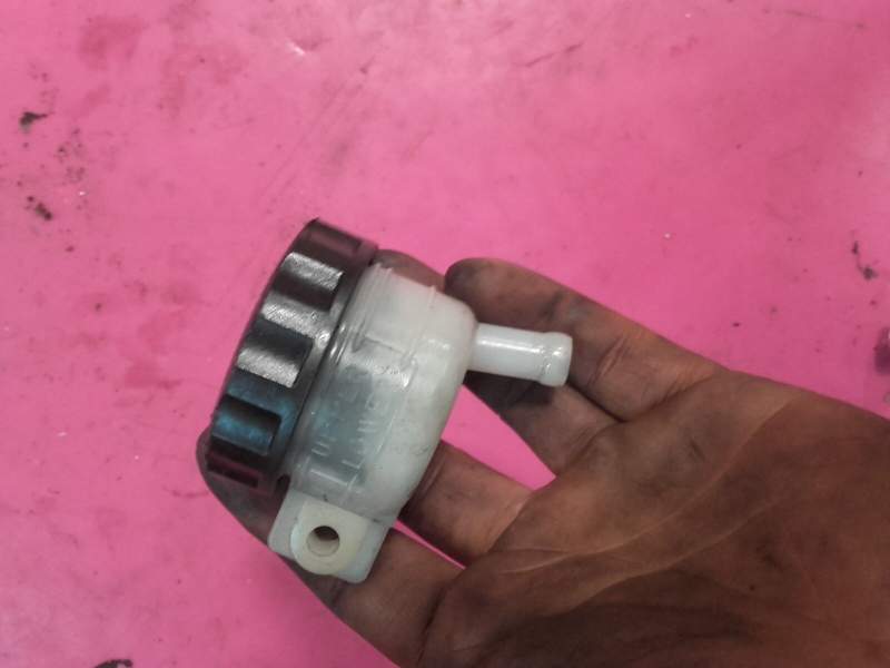 bocal liquide de frein arriere Kawasaki Ninja ZX9R 900 98-99 zx900c — photo 1/1
