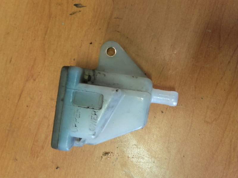 Bocal liquide de frein arriere Suzuki 650 DL V-strom ABS 07-11 js1b121 — photo 1/1