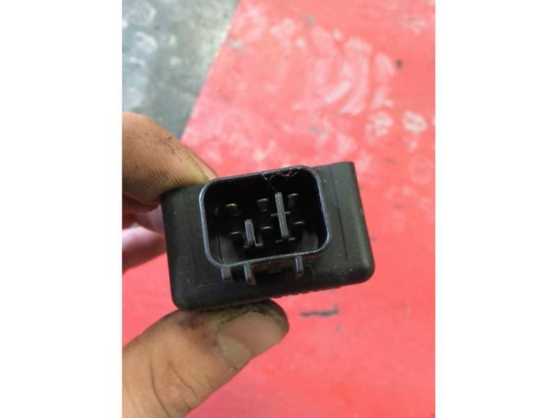 Boitier CDI 21177-1060 Kawasaki 750 ZR7 — photo 2/3