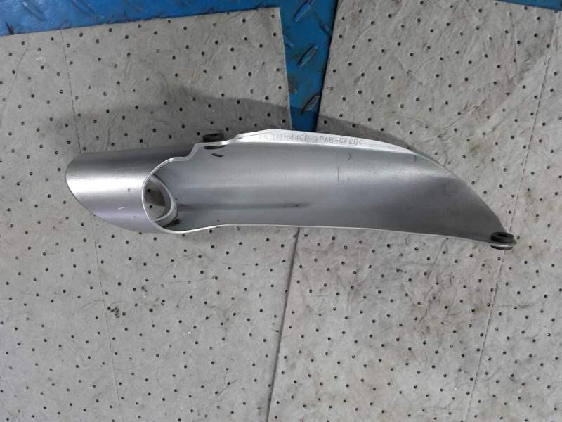 Cache silencieux d’echappement gauche Suzuki 600 GSR 06-11 — photo 1/2