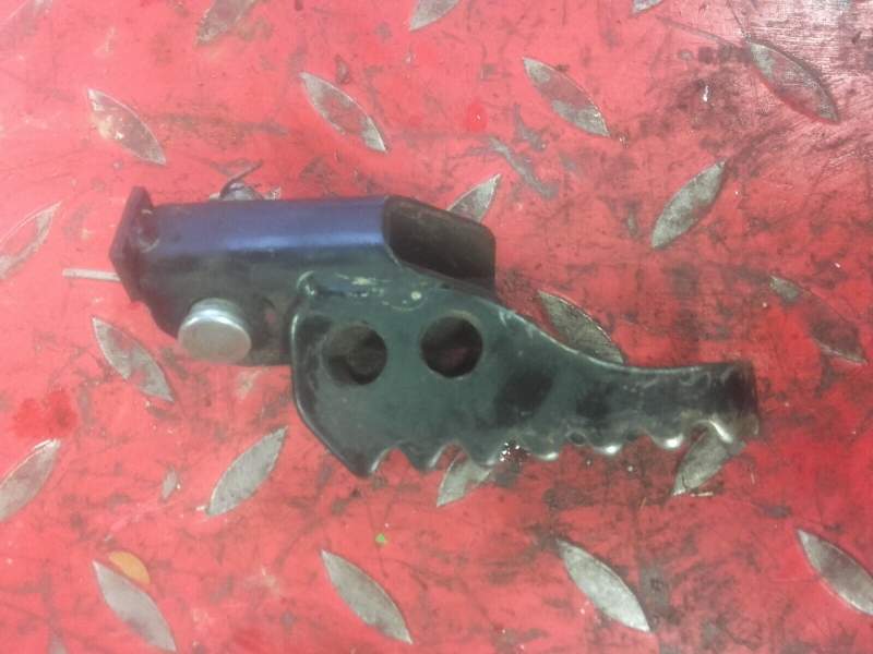 Cale pied avant droit Suzuki 50 RMX sa12b — photo 2/2