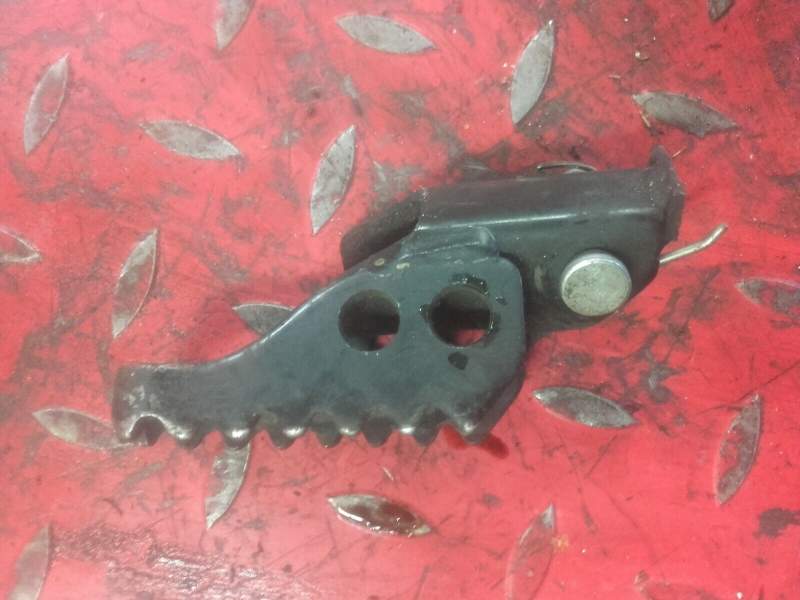Cale pied avant gauche Suzuki 50 RMX sa12b — photo 1/2