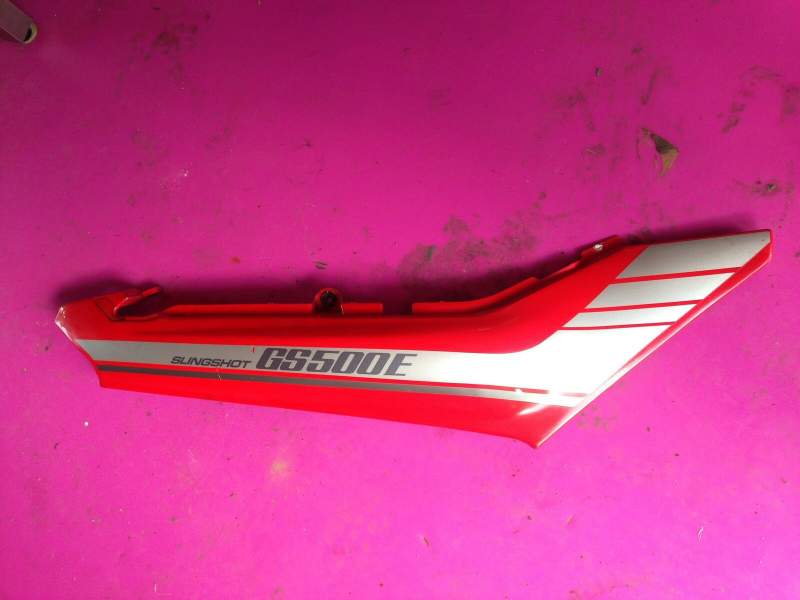 Carenage coque arriere droit Suzuki 500 GS GSE GS gm51a — photo 2/2