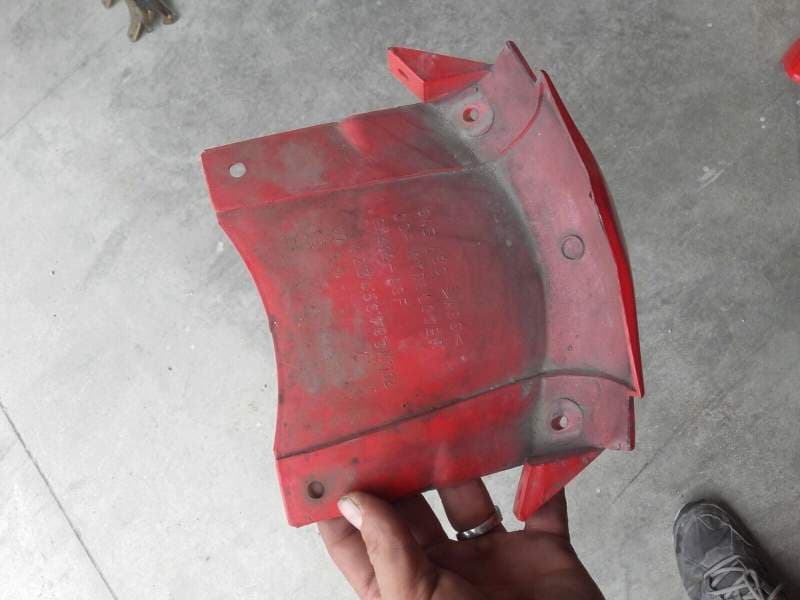 Carenage jonction tete de fourche inférieur Suzuki 600 GSXF aj111 — photo 1/2