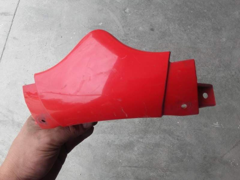 Carenage jonction tete de fourche inférieur Suzuki 600 GSXF aj111 — photo 2/2