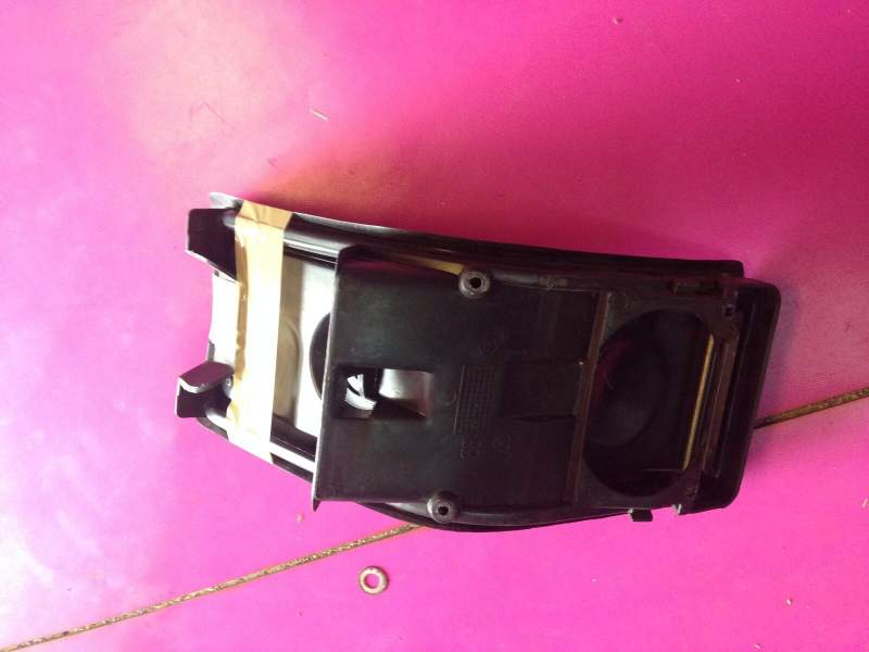 Carénage trappe centrale Piaggio 125 LX4 LX Hexagon — photo 1/2