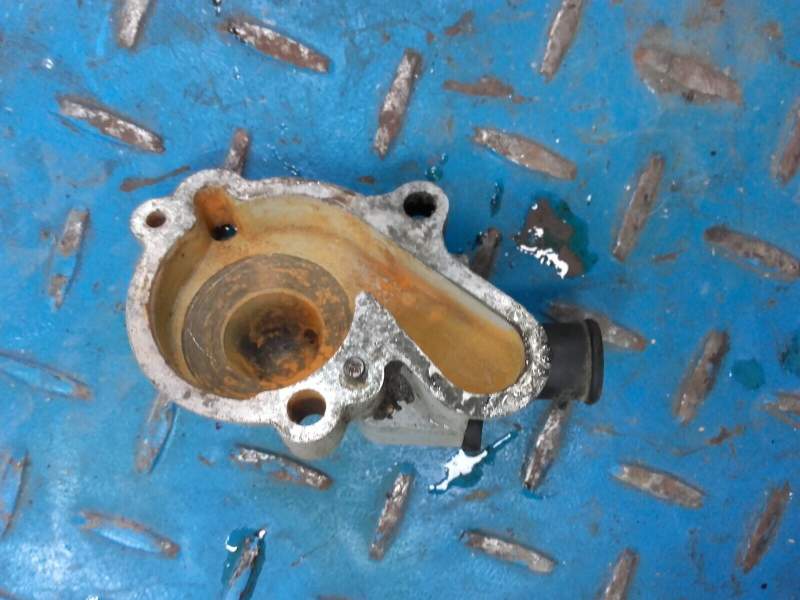 Carter couvercle de pompe a eau Rieju 50 MRT — photo 1/2