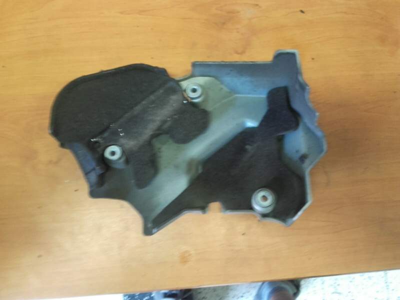 Carter pignon sortie de boite Suzuki 650 Bandit GSF js1 07-08 — photo 1/2